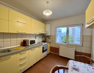 Inchiriere apartament 3 camere decomandate, 2 bai, Calea Floresti