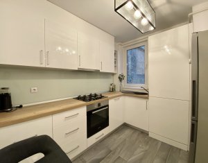 Apartament 3 camere, 2 bai, zona ultracentrala, ideal studenti UMF