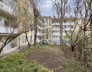 Apartament 3 camere, 2 bai, zona ultracentrala, ideal studenti UMF