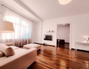 Appartement 4 chambres à louer dans Cluj-napoca, zone Centru