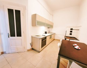 Appartement 4 chambres à louer dans Cluj-napoca, zone Centru