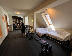 Maison 5 chambres à louer dans Cluj-napoca, zone Centru