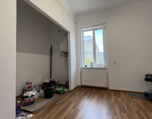 Birou 3 incaperi, 74mp, renovat, str. Petru Maior, langa Primarie 