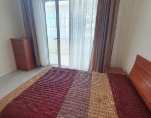 Apartment 3 rooms for rent in Floresti