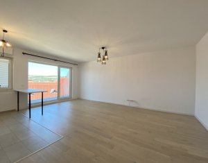 Inchiriere apartament 3 camere, nemobilat, garaj, Record Park