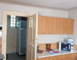 De inchiriat 2 case in acceasi curte, zona Someseni, parcare, gradina