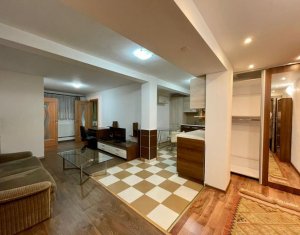 Appartement 3 chambres à louer dans Cluj-napoca, zone Centru