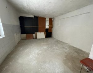 Commercial space for rent in Floresti