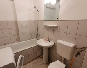 Apartament cu doua camere, decomandat, strada Stejarului, Floresti