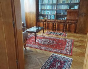 Apartament central, 3 camere, 124 mp