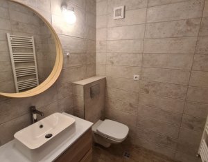 Apartament 3 camere semidecomandate, 72 mp utili, Centru,Scala Center