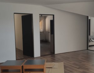 Commercial space for rent in Floresti