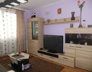 Apartament cu trei camere, complet mobilat si utilat