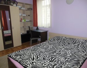 Apartament cu trei camere, complet mobilat si utilat