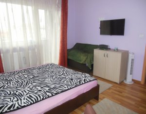 Apartament cu trei camere, complet mobilat si utilat