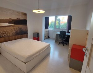 Appartement 4 chambres à louer dans Cluj-napoca, zone Zorilor