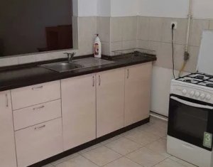 Apartament cu 3 camere, parcare subterana, zona semicentrala