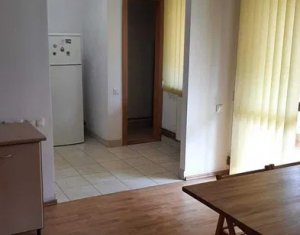 Apartament cu 3 camere, parcare subterana, zona semicentrala