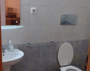 Apartament cu 3 camere, parcare subterana, zona semicentrala