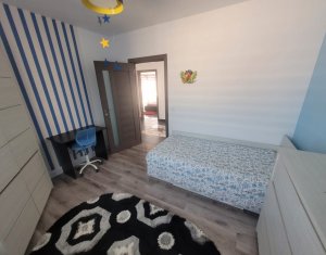 House 4 rooms for rent in Dezmir, zone Centru