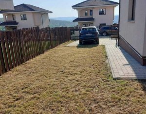 Maison 4 chambres à louer dans Dezmir, zone Centru