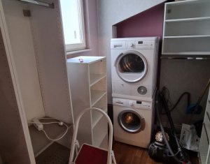 Apartament cu 2 camere, foarte spatios, ultracentral in cladire istorica!