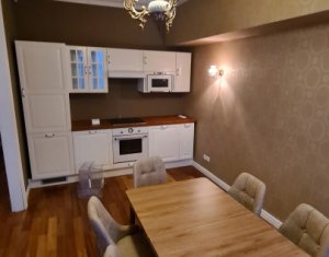 Apartament cu 2 camere, foarte spatios, ultracentral in cladire istorica!
