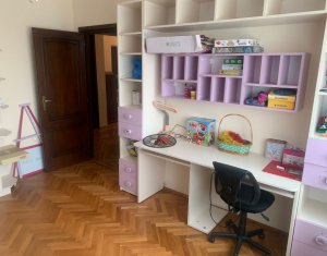 Appartement 4 chambres à louer dans Cluj-napoca, zone Andrei Muresanu