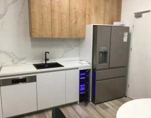 Appartement 3 chambres à louer dans Cluj-napoca, zone Centru