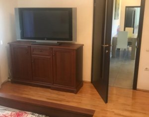 Apartament cu trei camere, in vila, dotat complet, Andrei Muresanu 