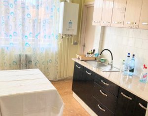 Apartament cu 3 camere, zona Horea (Facultatea de Litere)