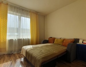 Apartament cu 3 camere, strada Florilor, zona KIK