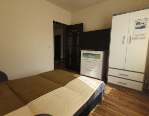 Apartament cu 3 camere, strada Florilor, zona KIK