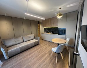 Apartament de inchiriat, 3 camere si gradina, Centru