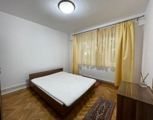 Apartament 3 camere, decomandat, 2 bai, cartier Andrei Muresanu