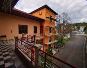 House 10 rooms for rent in Turda, zone Centru