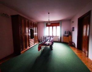 House 10 rooms for rent in Turda, zone Centru