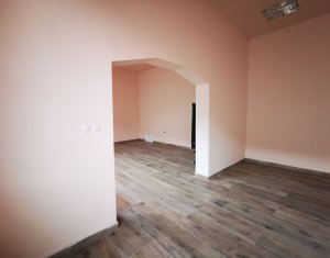 House 10 rooms for rent in Turda, zone Centru