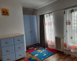 Casa de inchiriat, 3 camere, zona semicentrala!