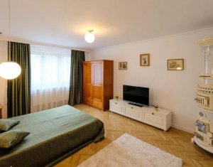 Apartament 3 camere, zona Facultatii de Litere, Semicentral