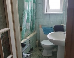 Apartament la casa, cu 3 camere, in Gruia