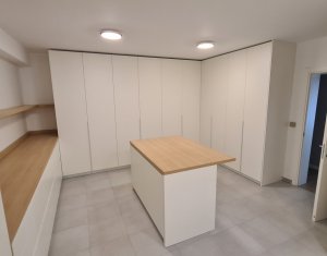 Vila tip duplex, finisaje si dotari de lux, strada privata cu acces limitat !