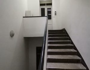 Appartement 4 chambres à louer dans Cluj-napoca, zone Centru