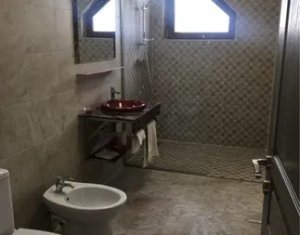 Casa de inchiriat, 6 camere, P+1E+M, zona -livada Polocsay