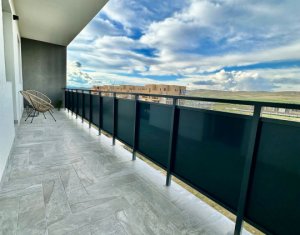 Prima inchiriere! Apartament cu trei camere, finisat modern, Sesul de sus