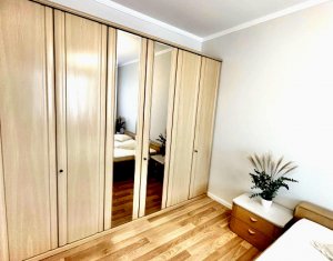 Prima inchiriere! Apartament cu trei camere, finisat modern, Sesul de sus