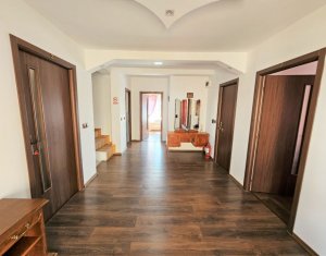 Apartament cu 5 camere + mansarda + garaj, la intrare in Borhanci