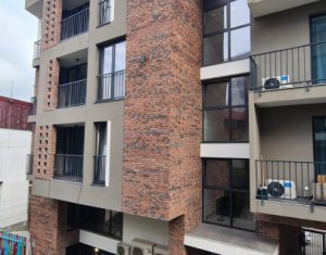Apartament 3 camere, zona Hasdeu,  5 minute de UMF, bloc nou, prima inchiriere !