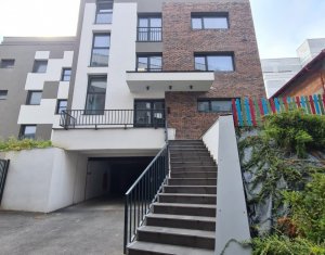 Apartament 3 camere, zona Hasdeu,  5 minute de UMF, bloc nou, prima inchiriere !