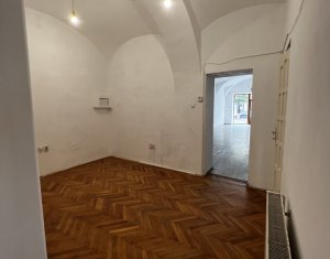 Espace Commercial à louer dans Cluj-napoca, zone Centru